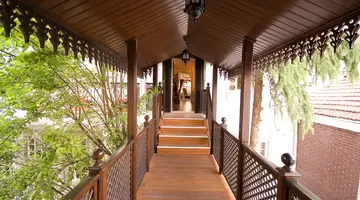 Avicenna Hotel