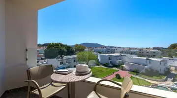 Avra Beach Resort Hotel and Bungalows
