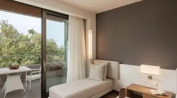 Avra Imperial