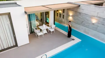 Avra Imperial