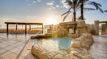 AX Sunny Coast Resort & Spa