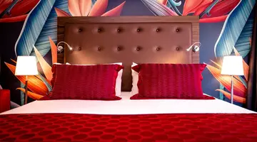 AX The Victoria