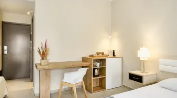 AXOS HOTEL
