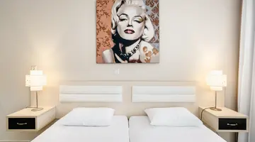 AXOS HOTEL
