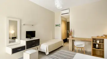 AXOS HOTEL
