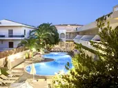 Axos Hotel