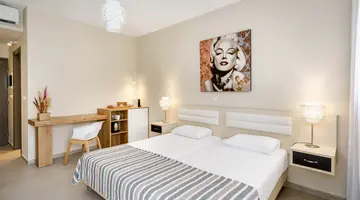 AXOS HOTEL