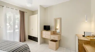 AXOS HOTEL
