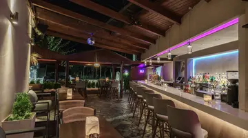AXOS HOTEL