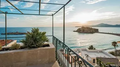 Azimut Hotel