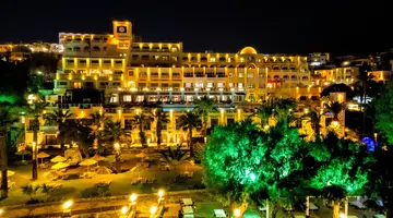 Azka Hotel