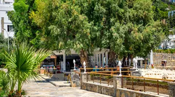 Azka Hotel