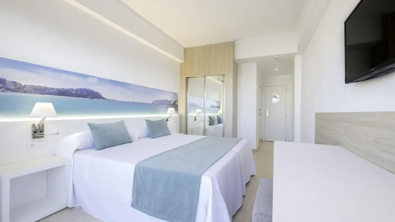 Azuline Hotel Bahamas