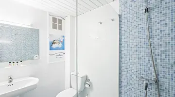 Azuline Pacific Hotel