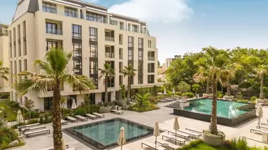 Azur Premium Aparthotel