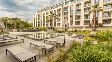 Azur Premium Aparthotel