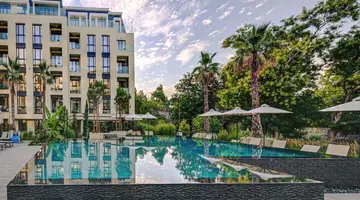 Azur Premium Resort