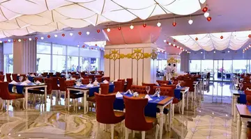 Azura Deluxe Hotel
