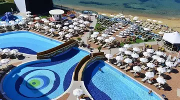Azura Deluxe Hotel
