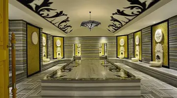 Azura Deluxe Hotel