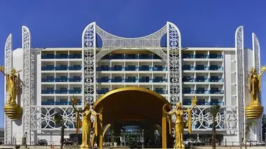 Azura Deluxe Hotel