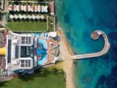 Azura Deluxe Hotel