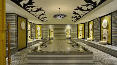 Azura Deluxe Hotel