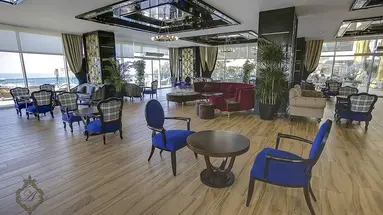 Azura Deluxe Hotel