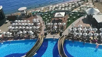 Azura Deluxe Hotel