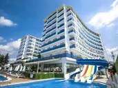 Azura Deluxe Hotel