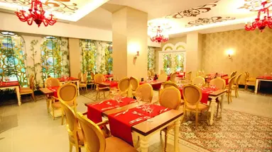 Azura Deluxe Hotel