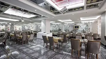 Azura Deluxe Hotel