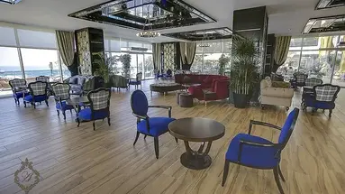 Azura Deluxe Resort & Spa