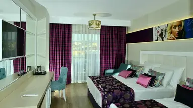 Azura Deluxe Resort & Spa