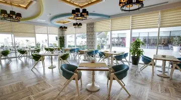 Azura Deluxe Resort & Spa