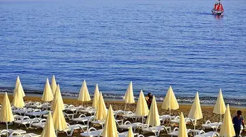 Azura Deluxe Resort & Spa