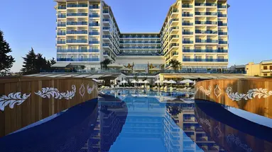 Azura Deluxe Resort & Spa
