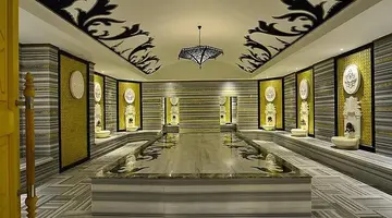 Azura Deluxe Resort & Spa