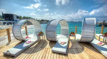 Azura Deluxe Resort & Spa