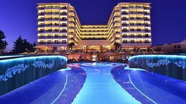 Azura Deluxe Resort & Spa