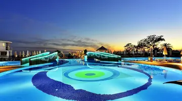 AZURA DELUXE RESORT & SPA