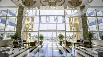 Azura Deluxe Resort & Spa