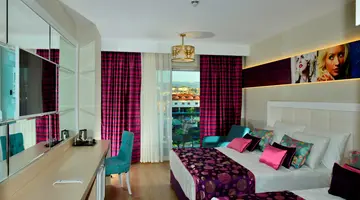 AZURA DELUXE RESORT & SPA