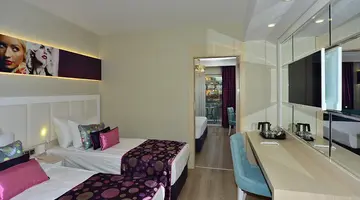 AZURA DELUXE RESORT & SPA