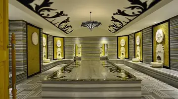 Azura Deluxe Resort & Spa