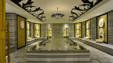 Azura Deluxe Resort & Spa