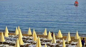 Azura Deluxe Resort & Spa