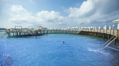 Azura Deluxe Resort & Spa