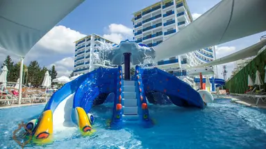 AZURA DELUXE RESORT & SPA