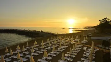 AZURA DELUXE RESORT & SPA